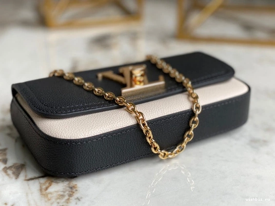 WIS Louis Lockme Vuitton pouch 0924
